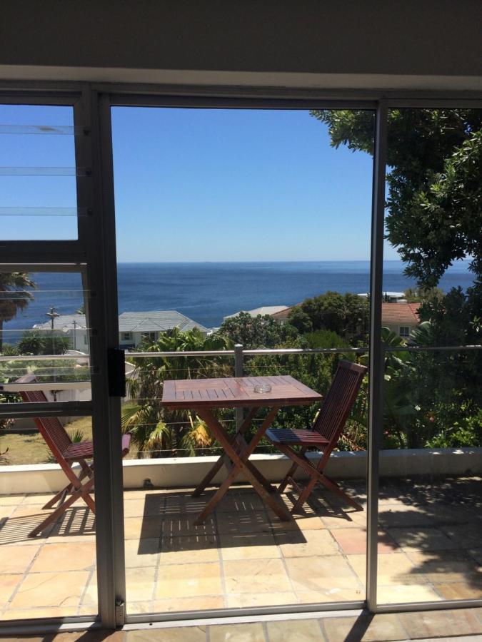 Finchley Guesthouse In Camps Bay Cidade Do Cabo Exterior foto