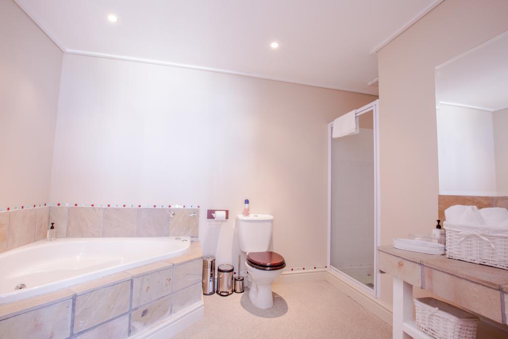 Finchley Guesthouse In Camps Bay Cidade Do Cabo Exterior foto