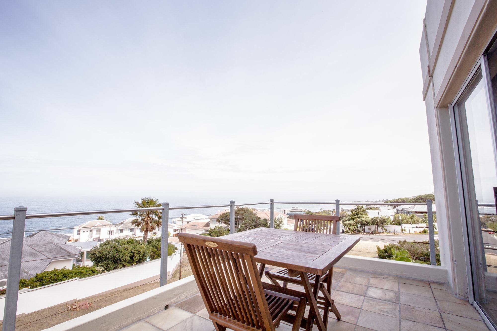 Finchley Guesthouse In Camps Bay Cidade Do Cabo Exterior foto
