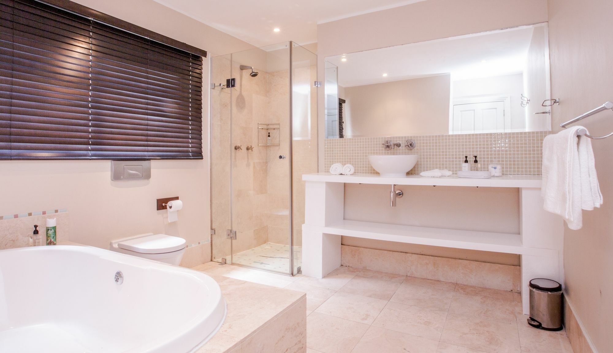 Finchley Guesthouse In Camps Bay Cidade Do Cabo Exterior foto